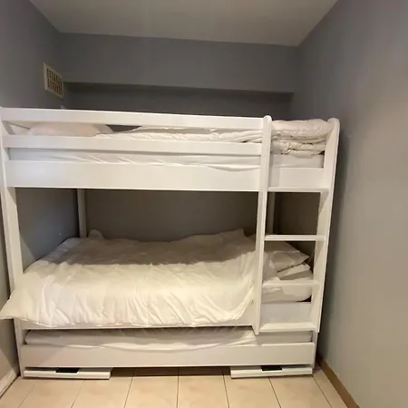 Bright & Airy Seaside Stay, Cleaning Included Apartmán