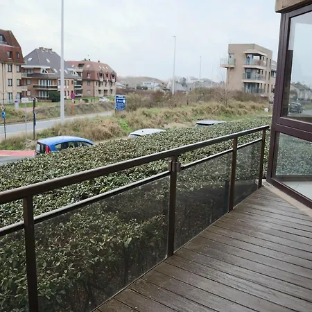 Bright & Airy Seaside Stay, Cleaning Included Koksijde