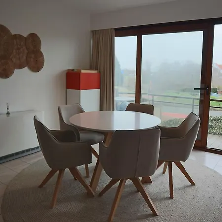 Bright & Airy Seaside Stay, Cleaning Included 아파트 코크시데