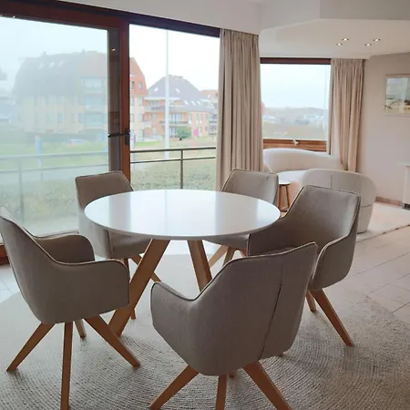 Bright & Airy Seaside Stay, Cleaning Included 아파트 코크시데